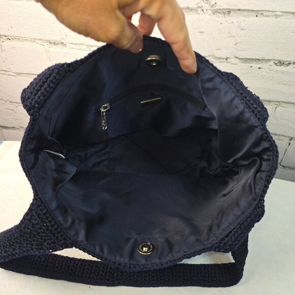 THE SAK NAVY CROCHETED DOUBLE STRAP BUCKET SHOULDER BAG PURSE EUC - Picture 9 of 10